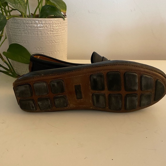 Lightly Worn Allen Edmonds slip on loafers! - Picture 3 of 5